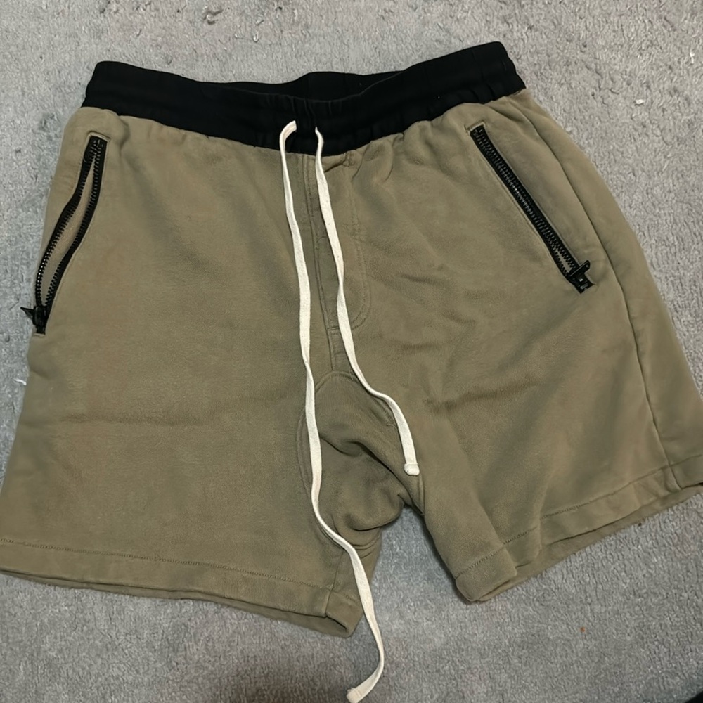 Essentials fog shorts